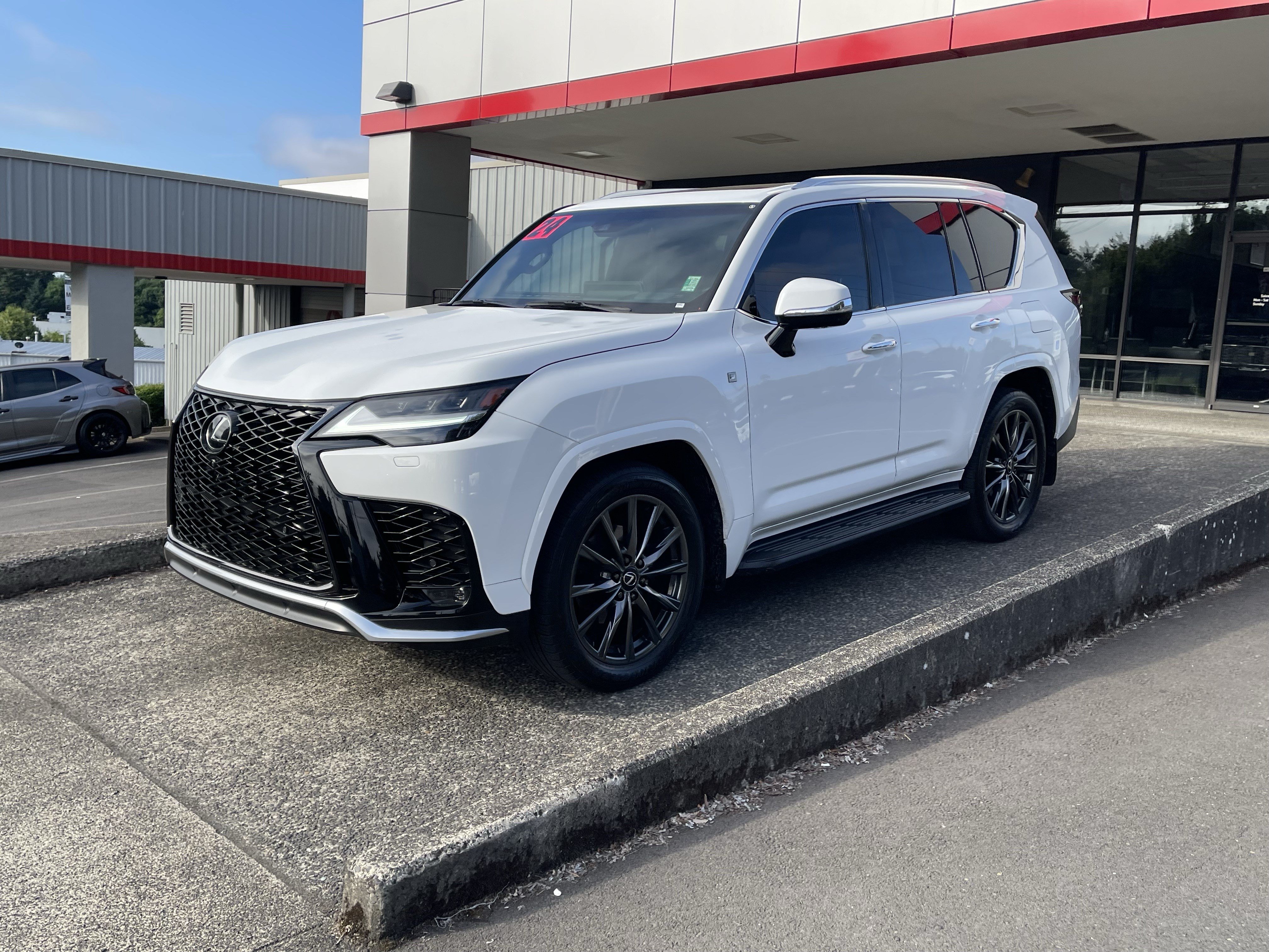 Used 2024 Lexus LX 600 F Sport AWD/4WD image 4