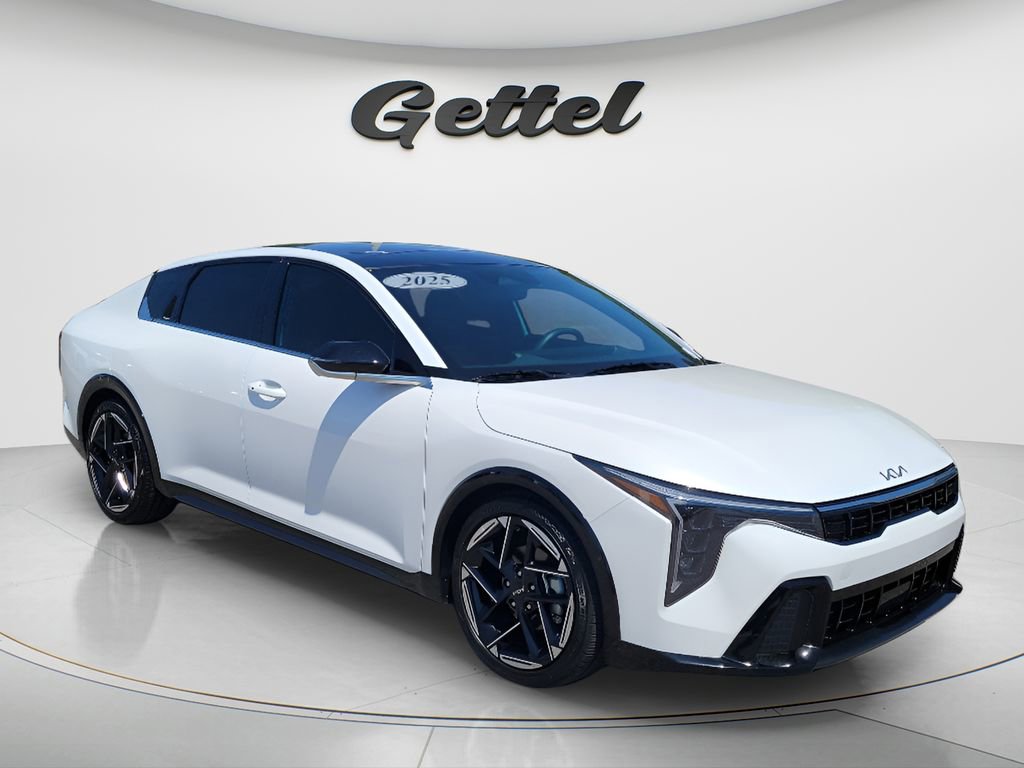 Used 2025 Kia K4 GT-Line w/ GT-Line Premium Package image 3