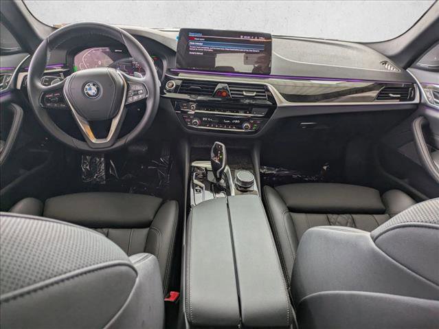 Used 2023 BMW 530e w/ Premium Package image 18