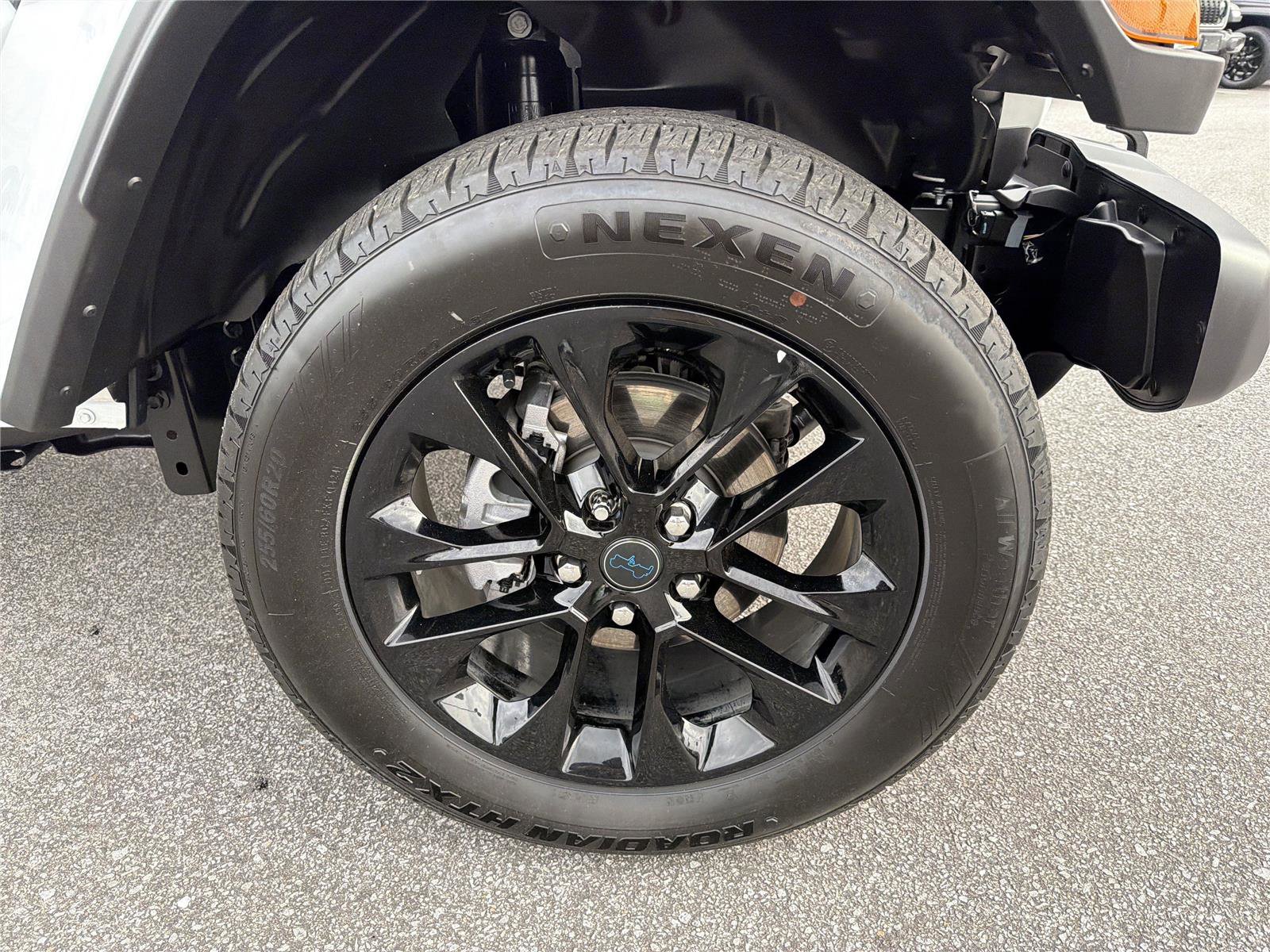 Used 2025 Jeep Wrangler Sahara w/ Safety Group image 13