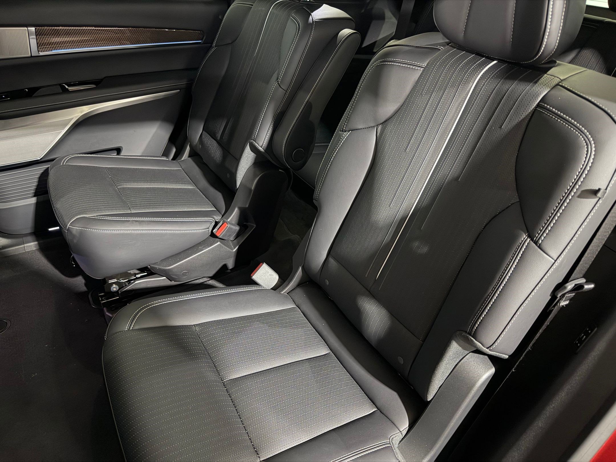 New 2026 Cadillac Vistiq Sport image 13