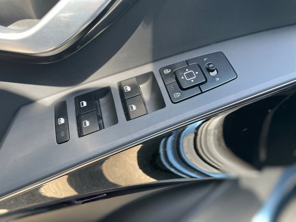 Used 2024 Kia Niro Wind w/ Wind Preserve Package FWD image 9