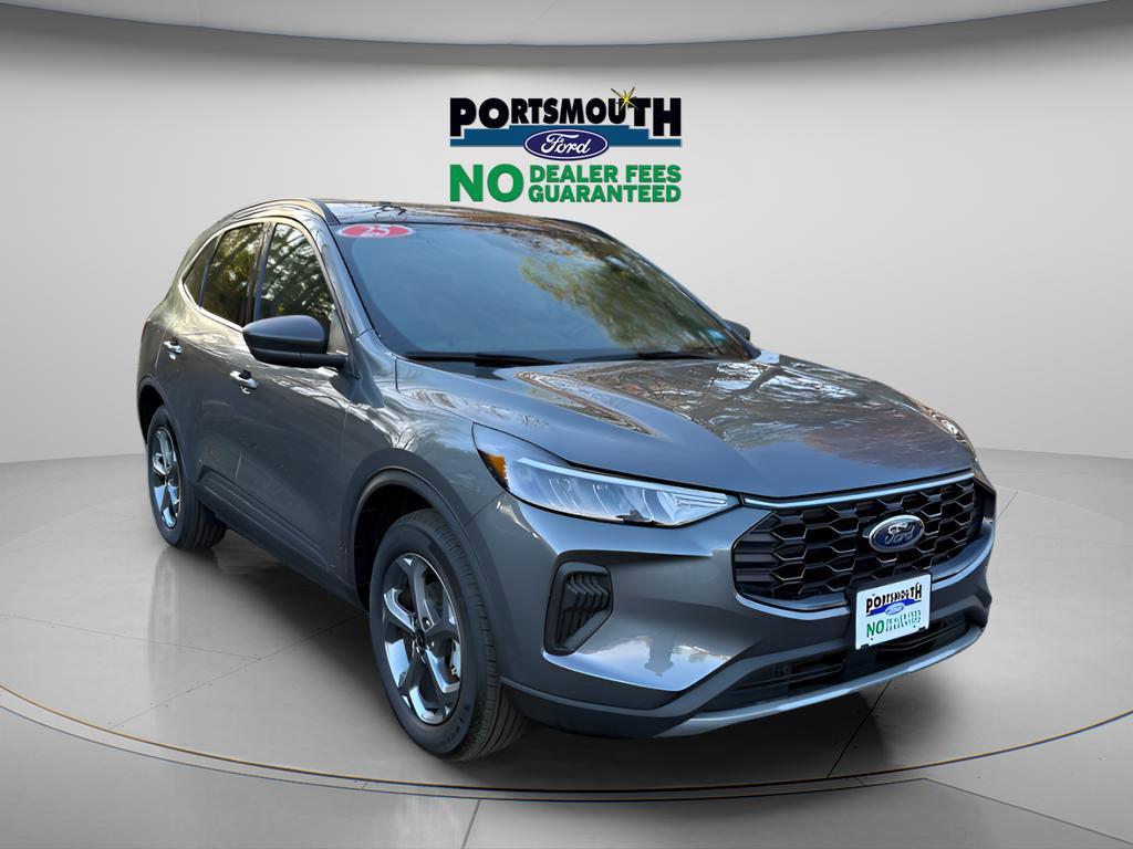 Used 2025 Ford Escape ST-Line w/ Tech Pack #1 AWD/4WD image 1