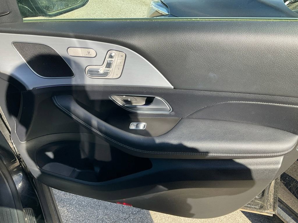 Used 2024 Mercedes-Benz GLE 450e 4MATIC image 27