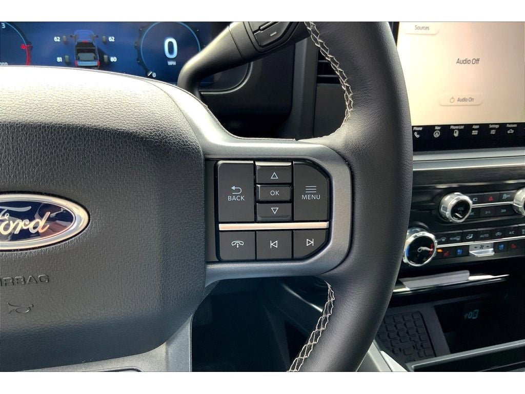 Used 2025 Ford F350 Lariat AWD/4WD image 21