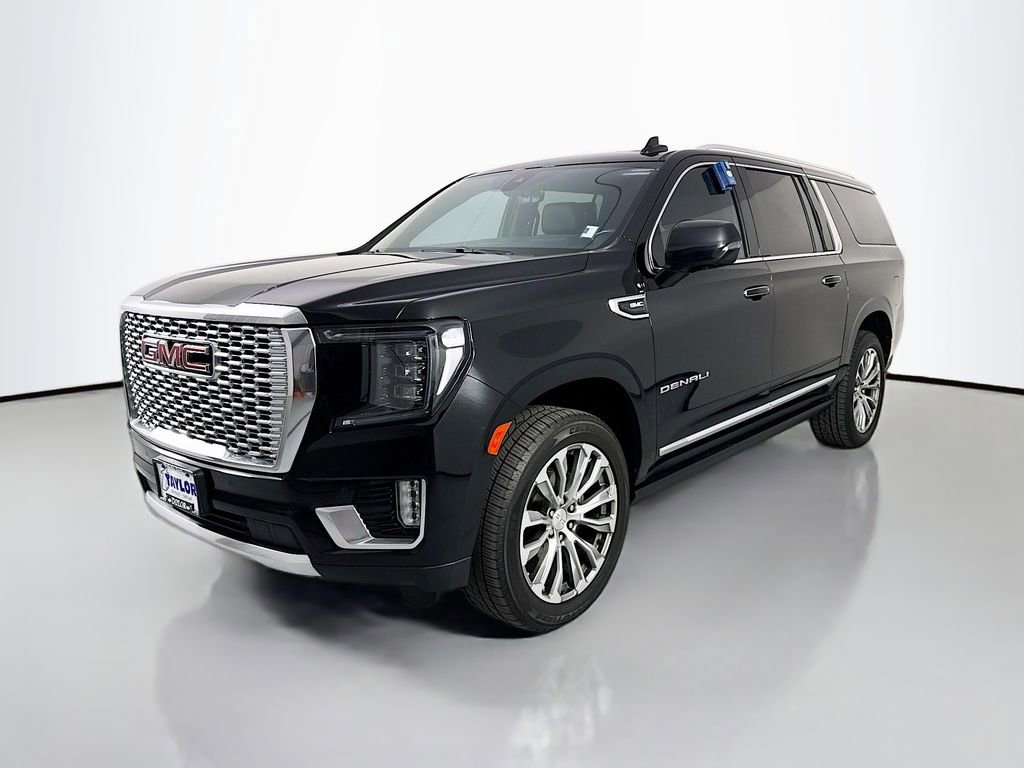 Used 2021 GMC Yukon XL Denali w/ Denali Premium Package AWD/4WD image 3