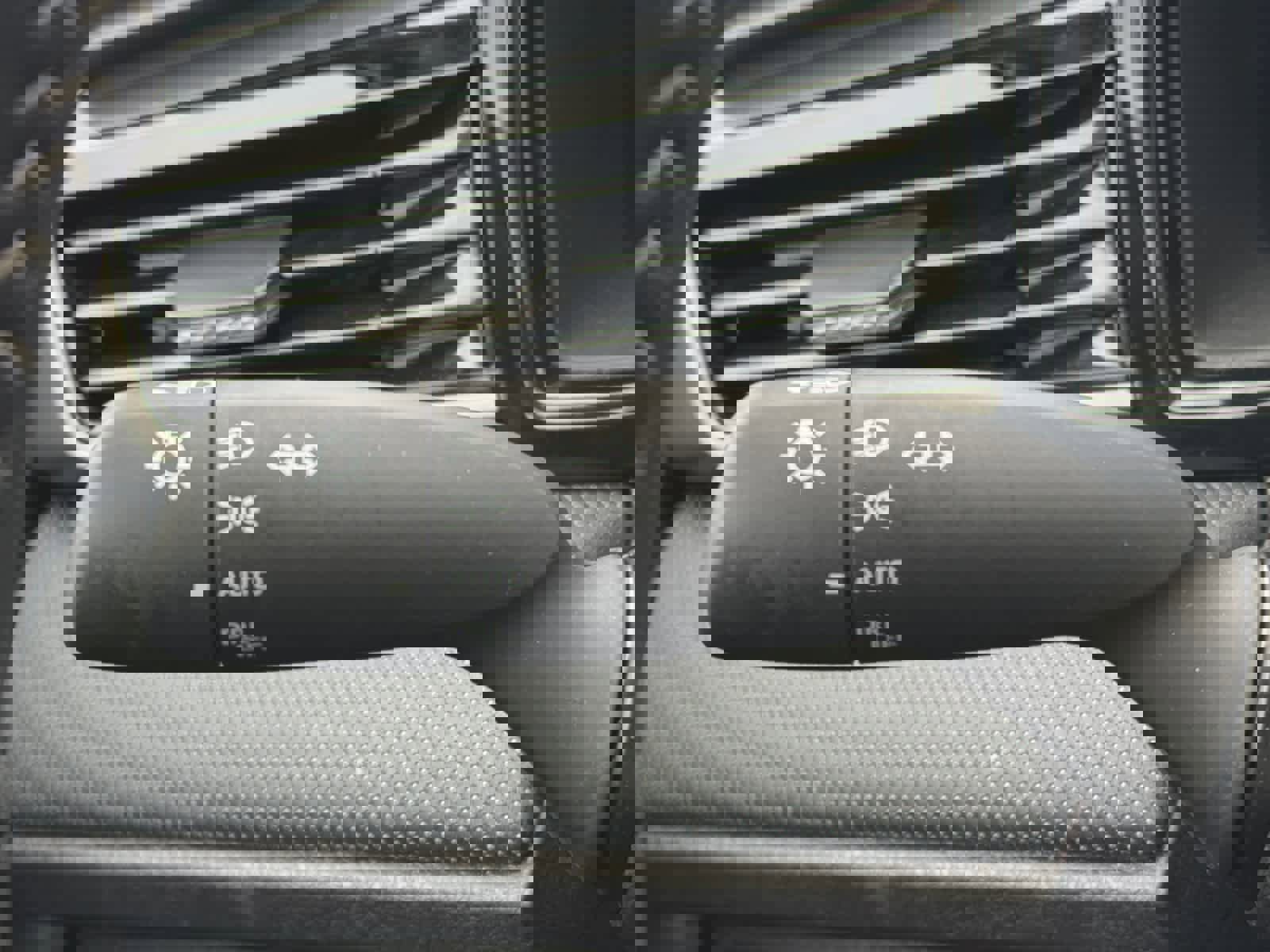 Used 2025 Toyota Camry SE image 19