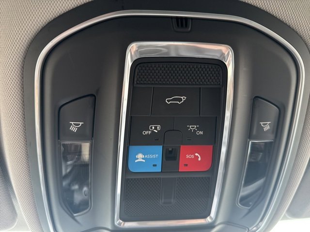 Used 2022 Jeep Grand Cherokee L Limited image 38