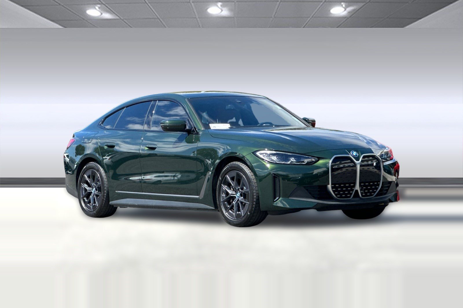 Used 2023 BMW i4 eDrive35 w/ Premium Package RWD image 7