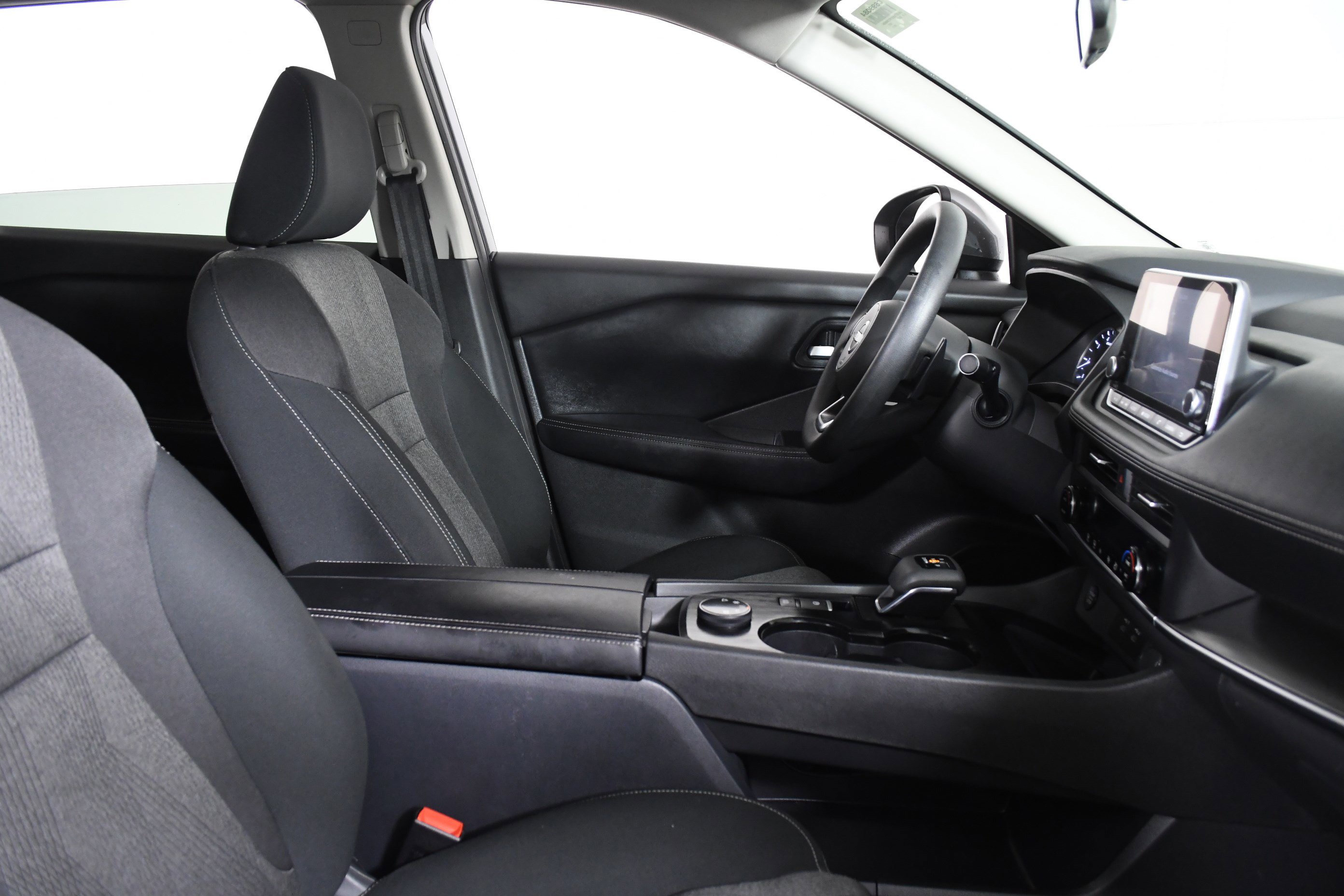 Used 2024 Nissan Rogue SV image 26