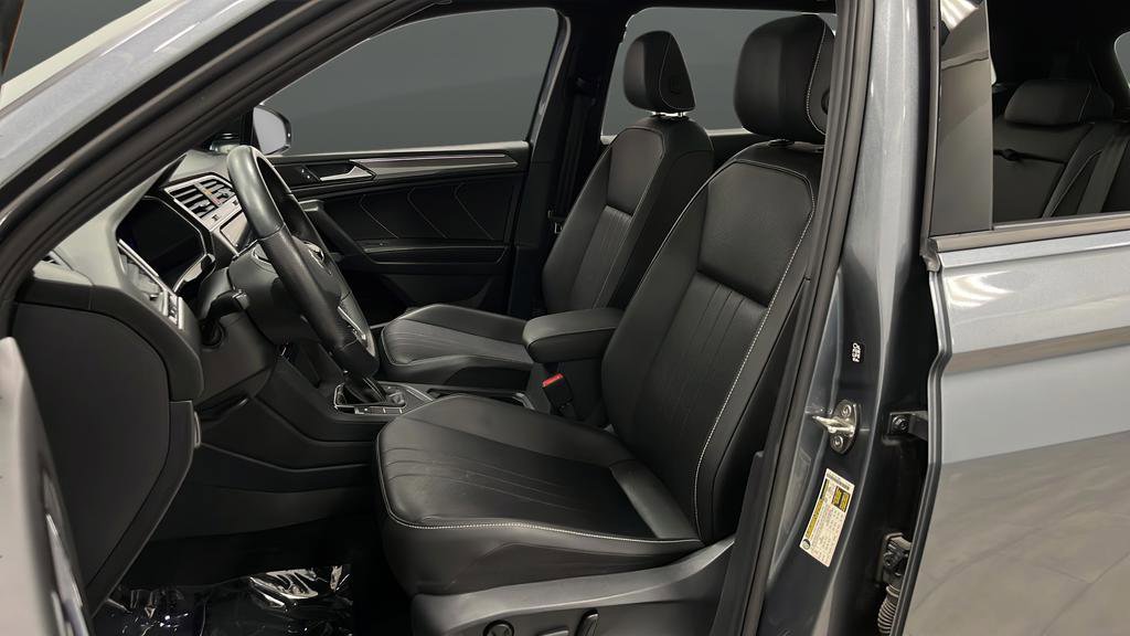Used 2024 Volkswagen Tiguan SE R-Line FWD image 9
