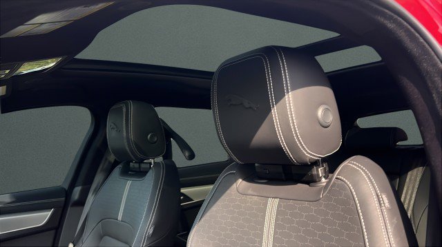 Used 2025 Jaguar F-PACE R-Dynamic S image 17