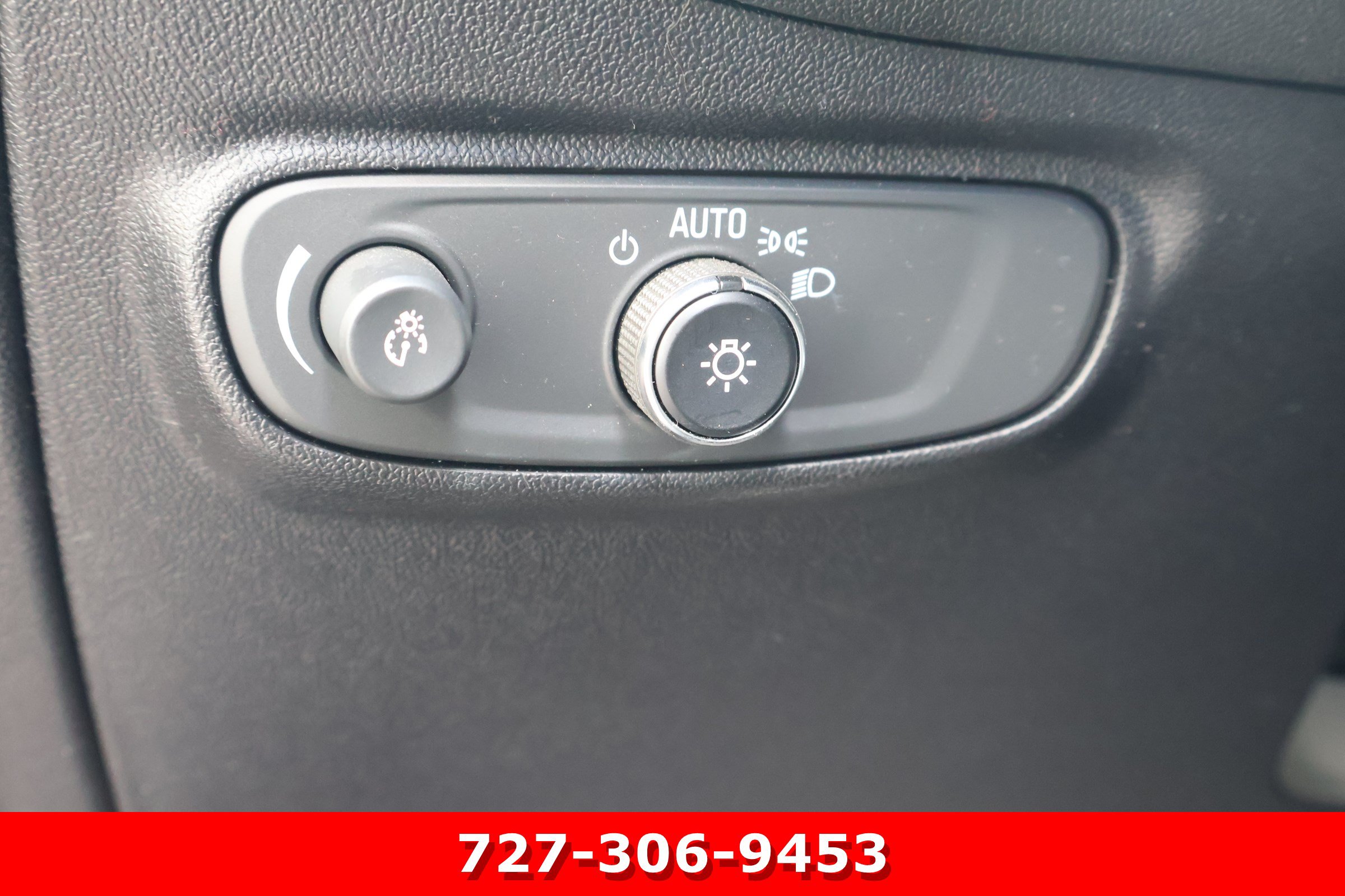 Used 2019 Chevrolet Equinox LT FWD image 21