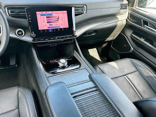 Used 2024 Jeep Wagoneer Series II w/ Flexible Seating Group image 24