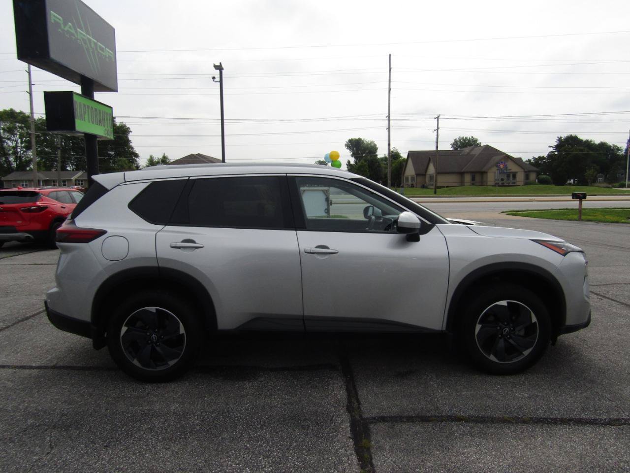 Used 2024 Nissan Rogue SV w/ SV Premium Package AWD/4WD image 10