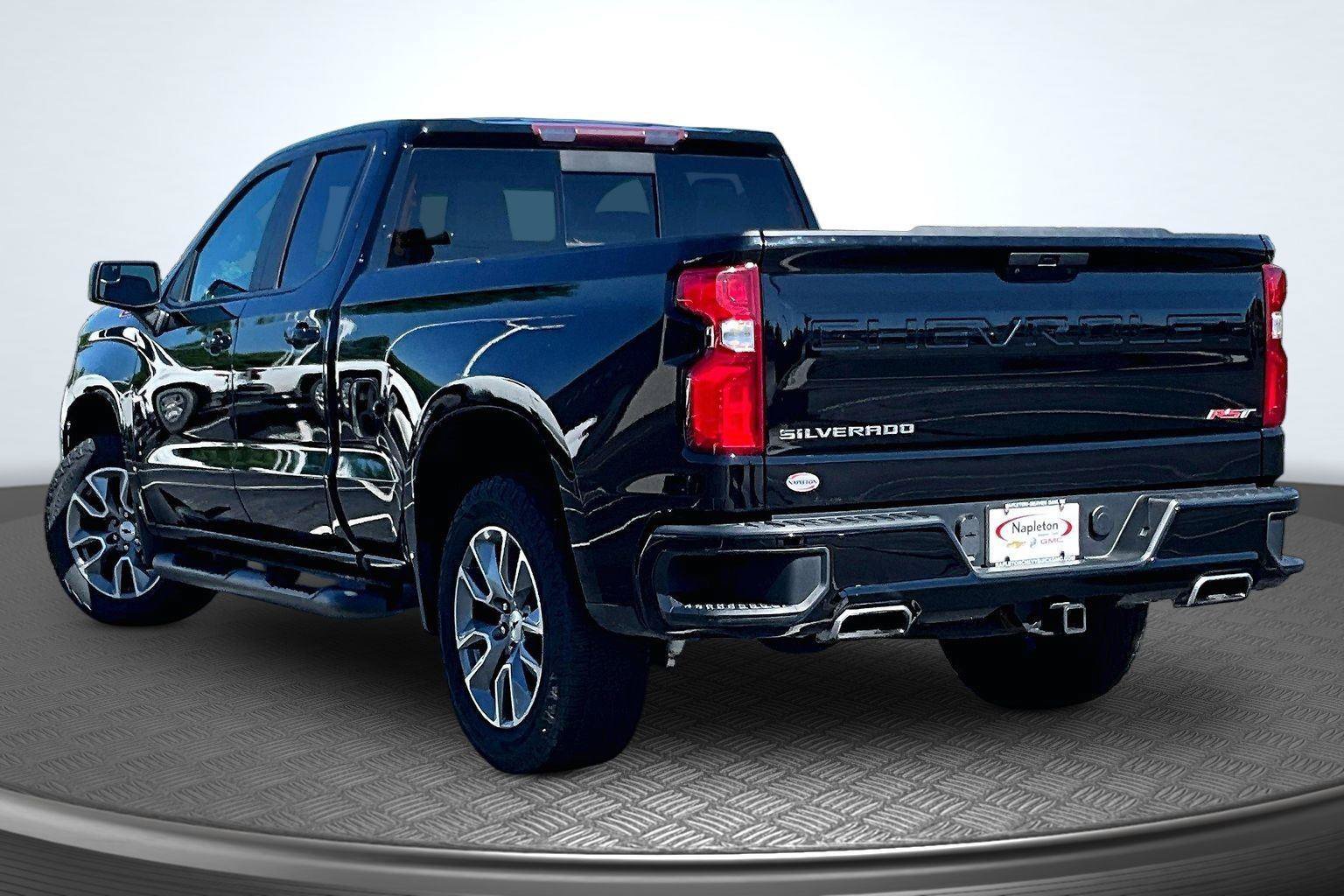 Used 2020 Chevrolet Silverado 1500 RST AWD/4WD image 14