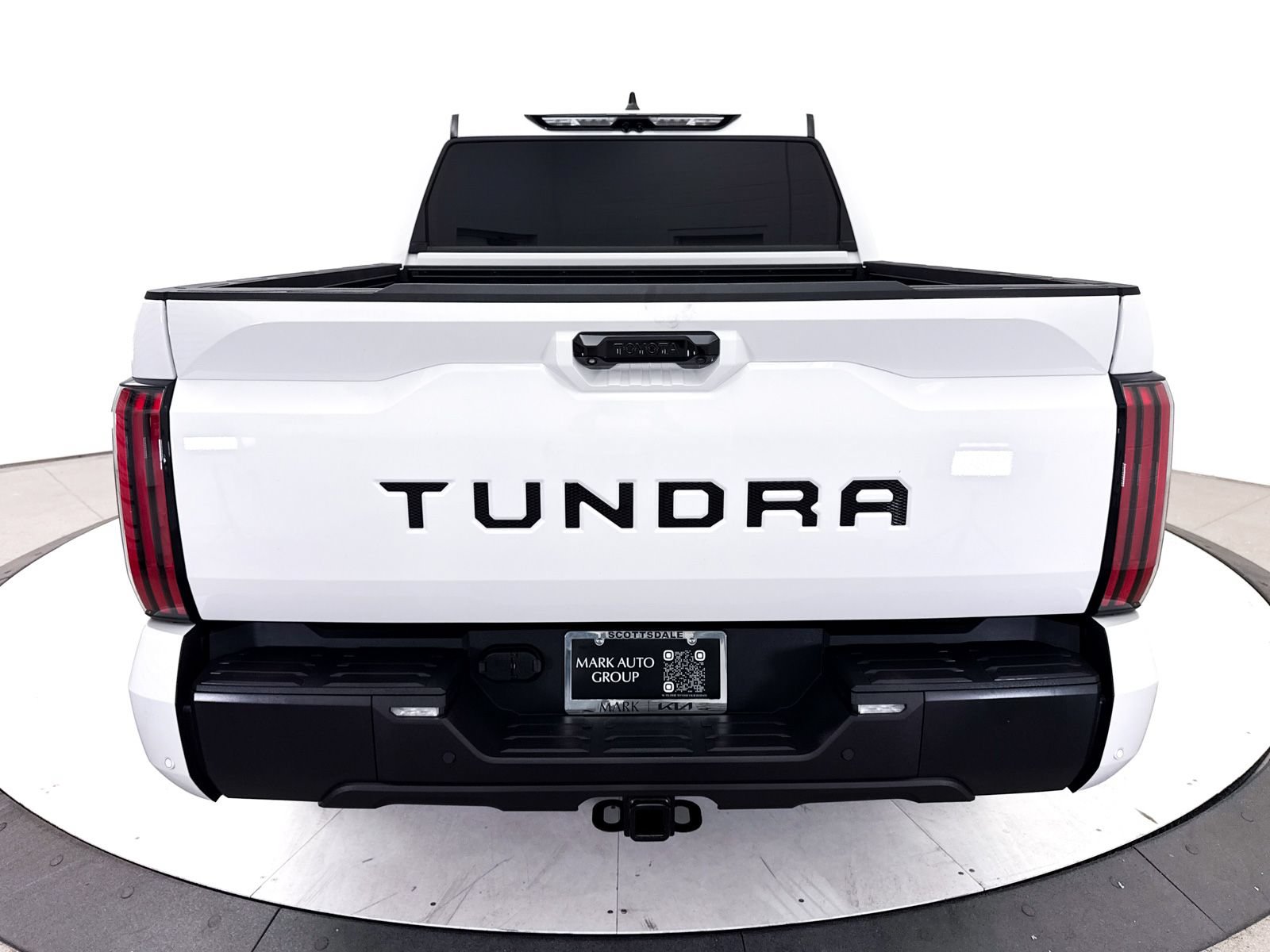 Used 2026 Toyota Tundra Limited AWD/4WD image 18