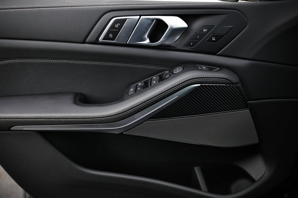 New 2026 BMW X5 M60i w/ Climate Comfort Package image 15