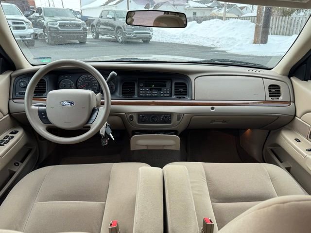 Used 2005 Ford Crown Victoria image 18