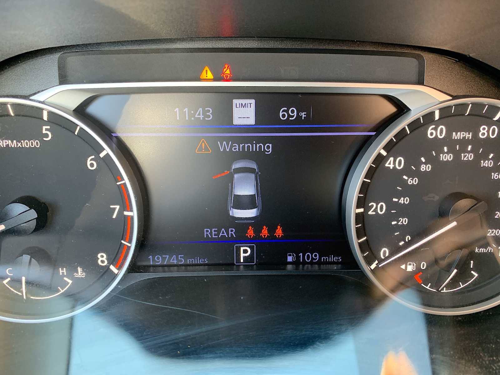 Used 2024 Nissan Altima 2.5 SV w/ SV Premium Package image 12