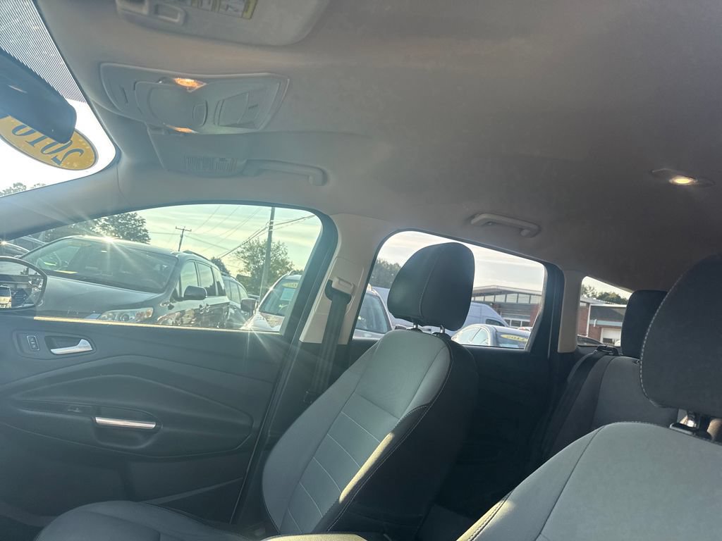 Used 2016 Ford Escape SE w/ Equipment Group 201A AWD/4WD image 21