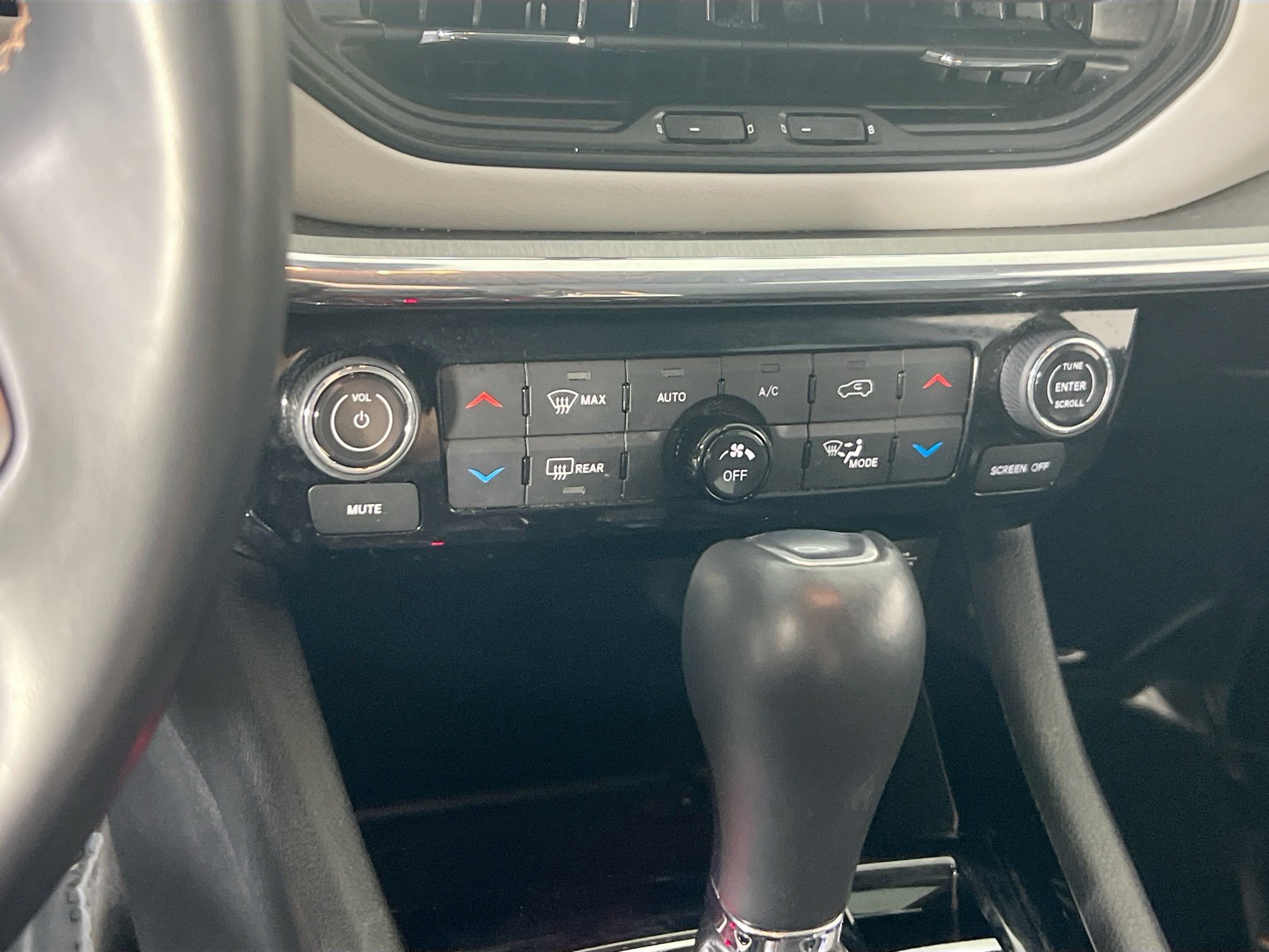 Used 2022 Jeep Compass Limited AWD/4WD image 15