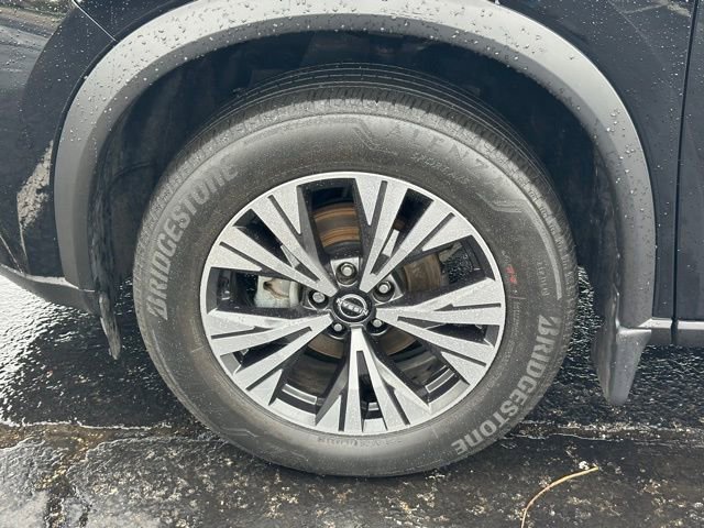 Used 2023 Nissan Rogue SV AWD/4WD image 9