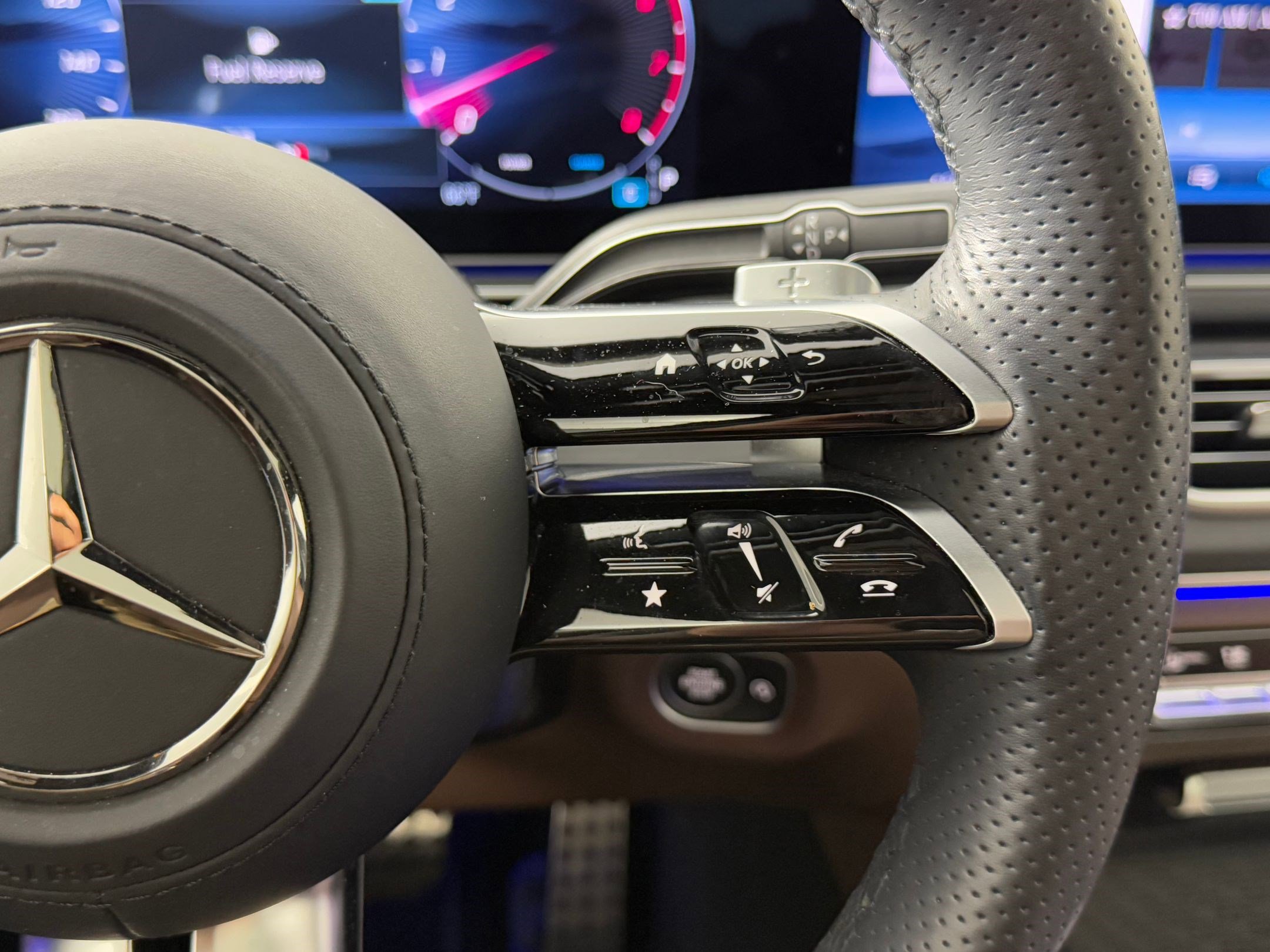 Used 2024 Mercedes-Benz GLS 450 4MATIC image 22