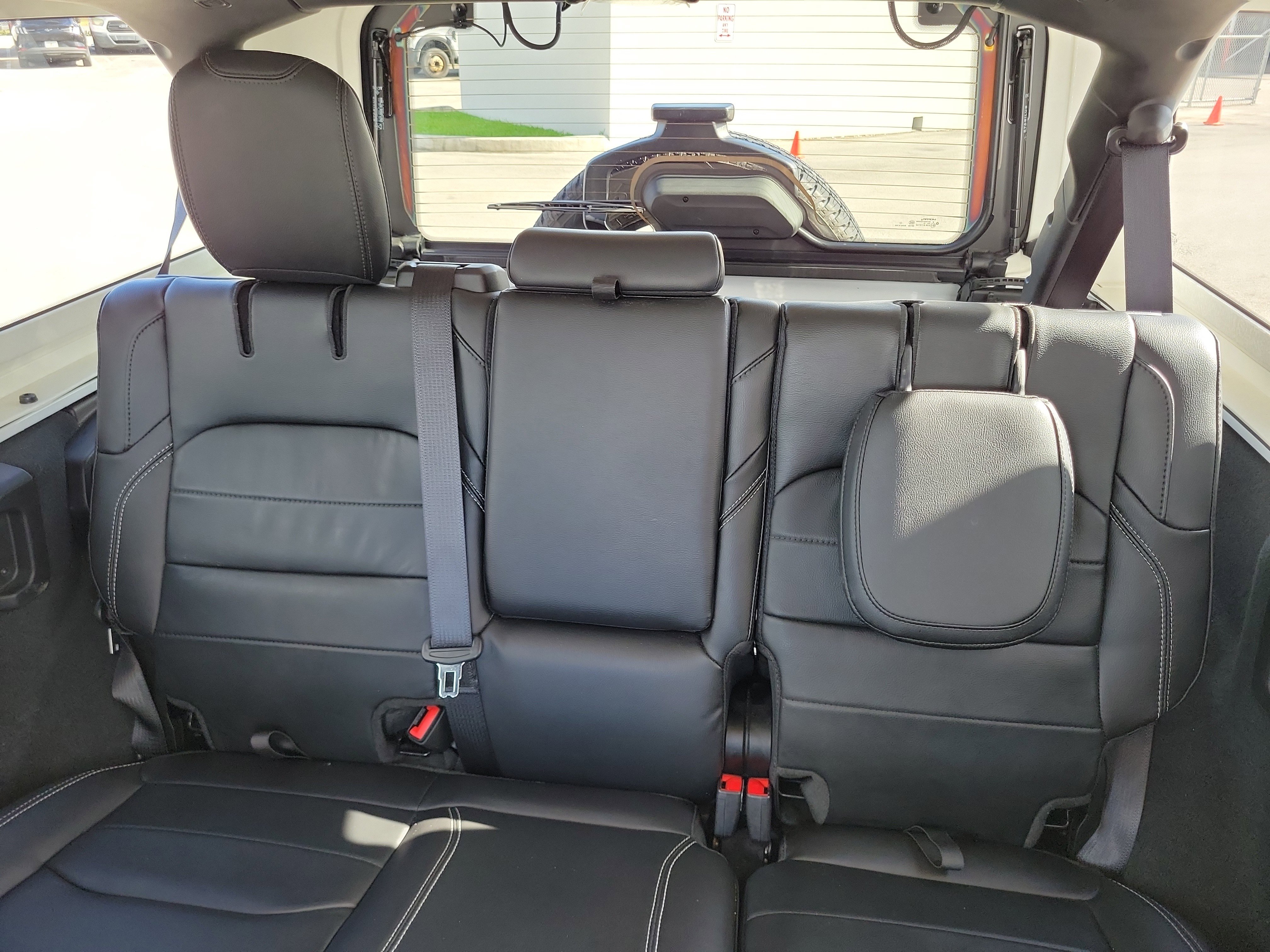 Used 2022 Jeep Wrangler Unlimited Sahara image 13