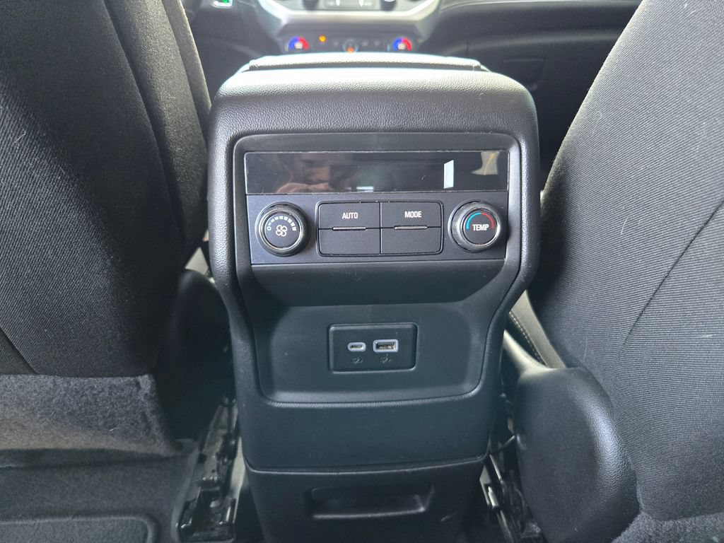 Used 2023 GMC Acadia SLE FWD image 33