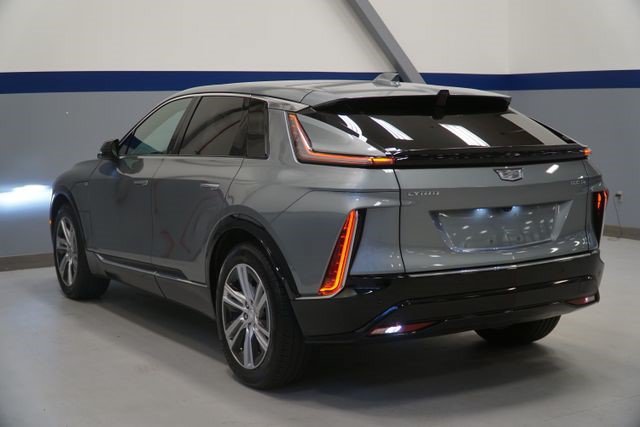 Certified 2024 Cadillac Lyriq Tech w/ Driver Assist Package AWD/4WD image 3