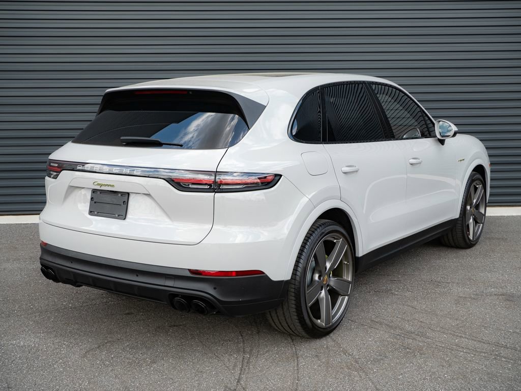 Certified 2023 Porsche Cayenne Platinum Edition image 29