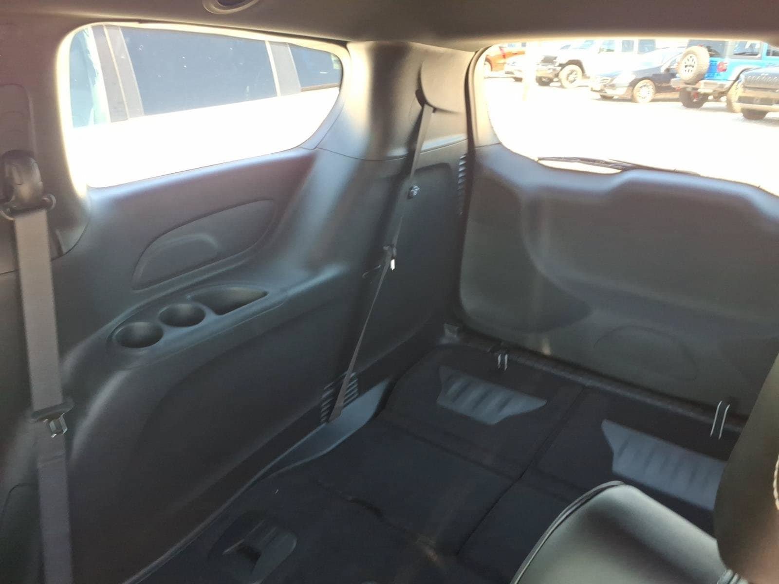New 2027 Chrysler Pacifica Select FWD image 8