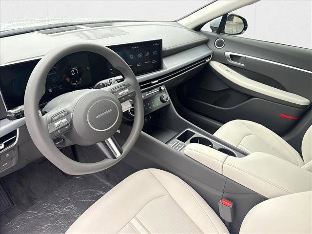 New 2025 Hyundai Sonata SEL image 3