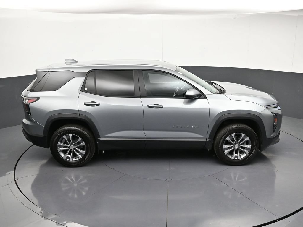 Used 2026 Chevrolet Equinox LT w/ Safety and Technology Package FWD image 21