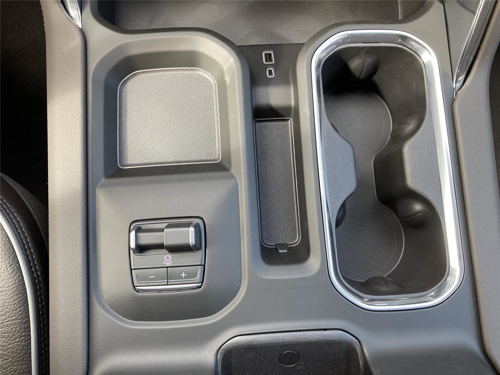 New 2026 GMC Sierra 2500 Denali w/ Denali Reserve Package image 17