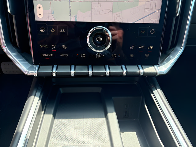 Used 2025 GMC Acadia Elevation FWD image 18