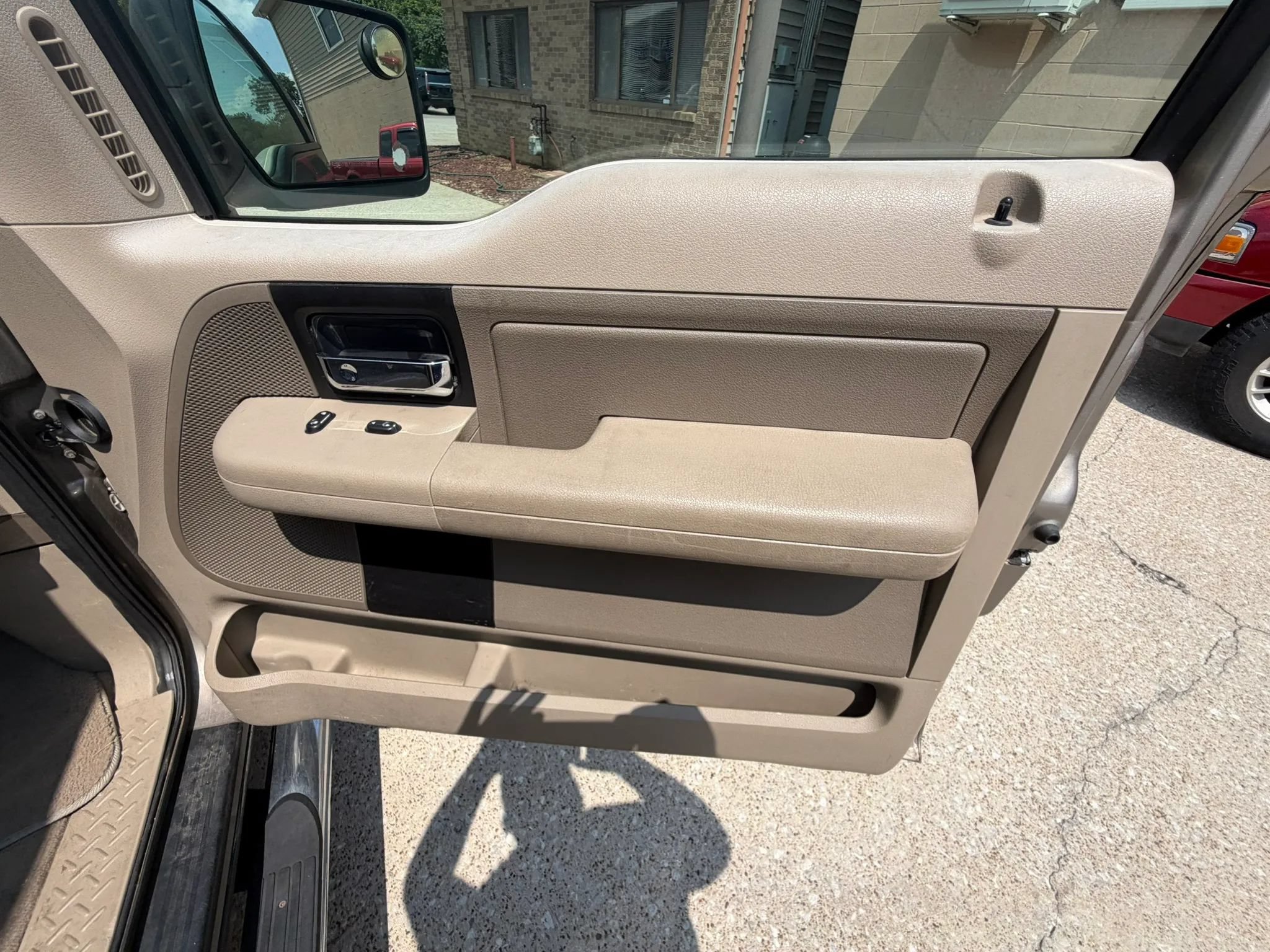 Used 2005 Ford F150 XLT RWD image 19
