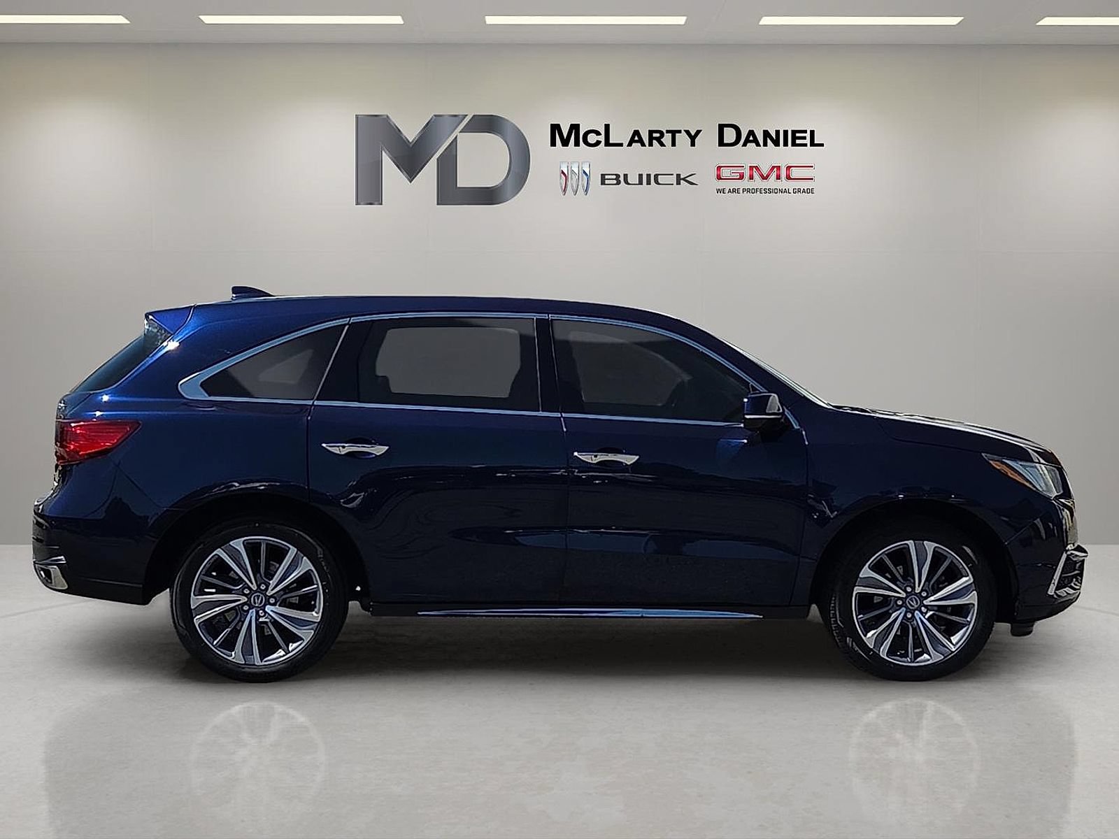 Used 2017 Acura MDX w/ Technology Package AWD/4WD image 15