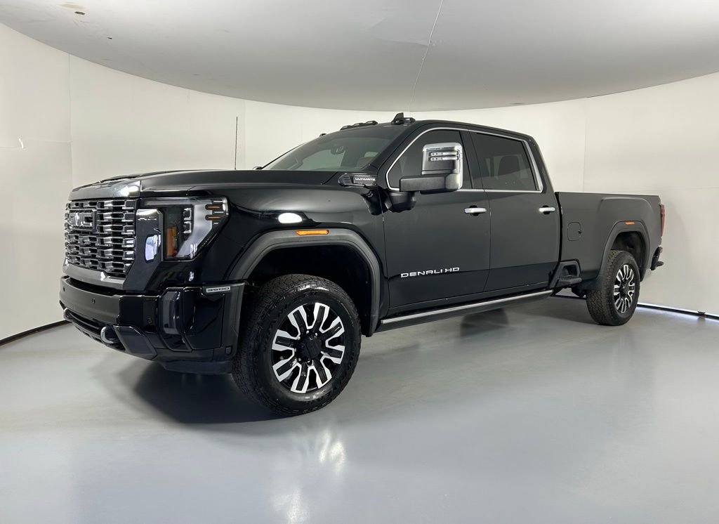 Used 2024 GMC Sierra 3500 Denali Ultimate AWD/4WD image 3