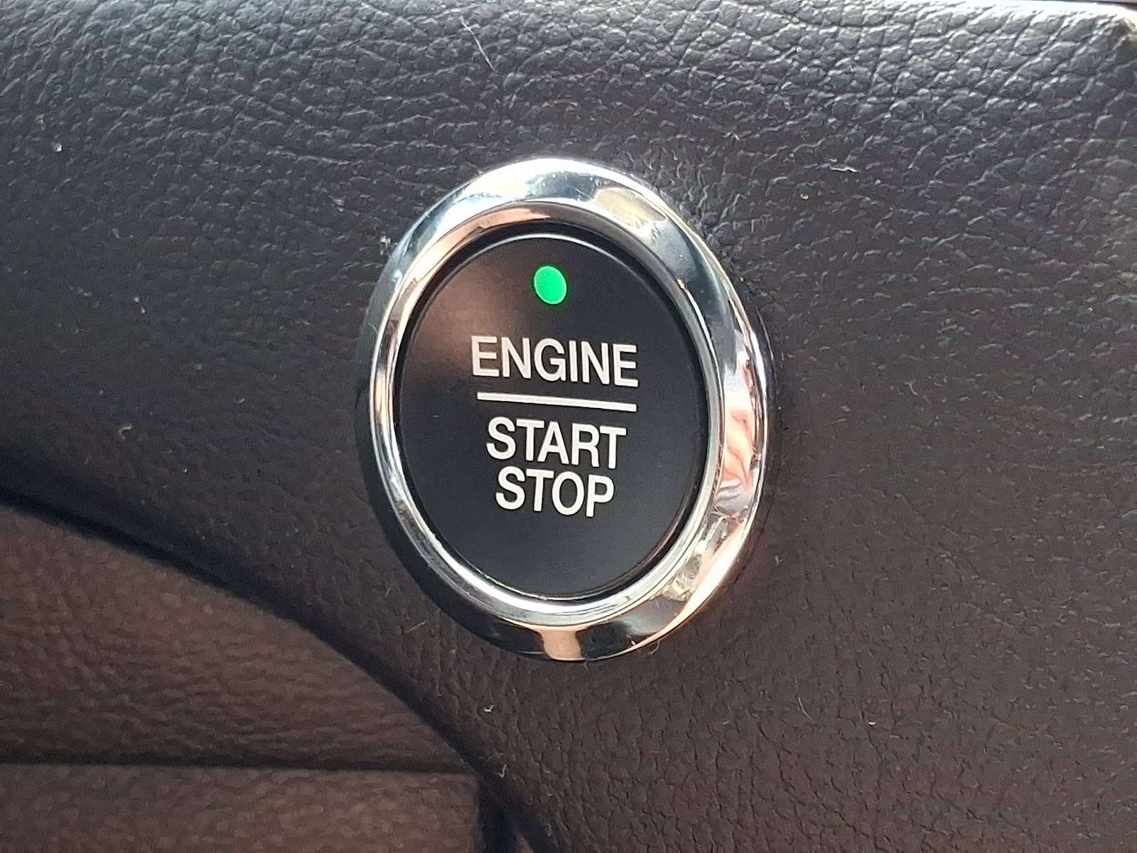 Used 2024 Ford Edge SE w/ Black Appearance Package image 22