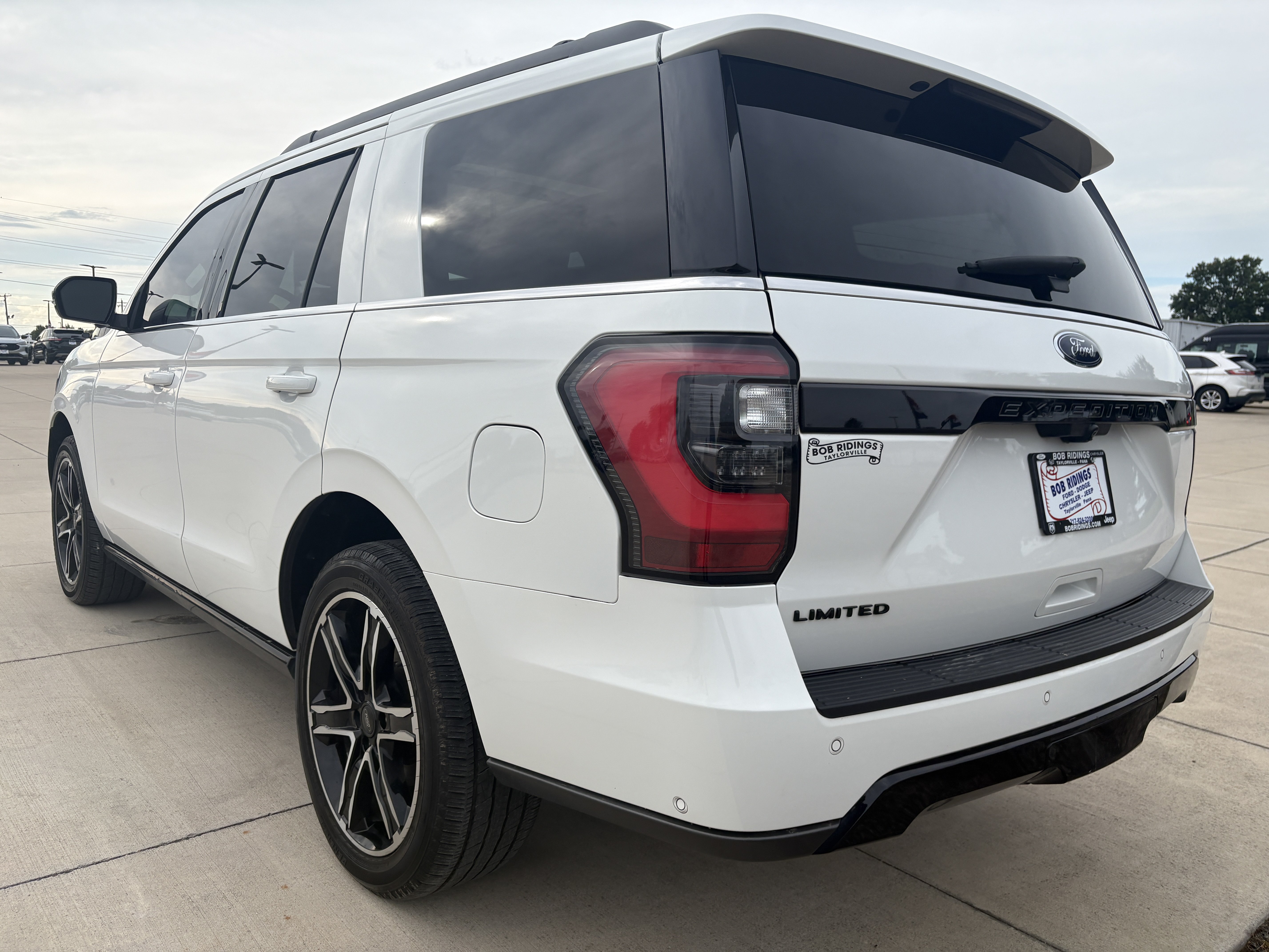 Used 2021 Ford Expedition Limited AWD/4WD image 7