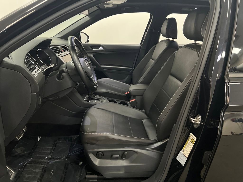 Used 2021 Volkswagen Tiguan SE R-Line image 11