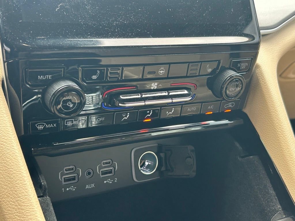 Certified 2022 Jeep Grand Cherokee L Limited RWD image 24