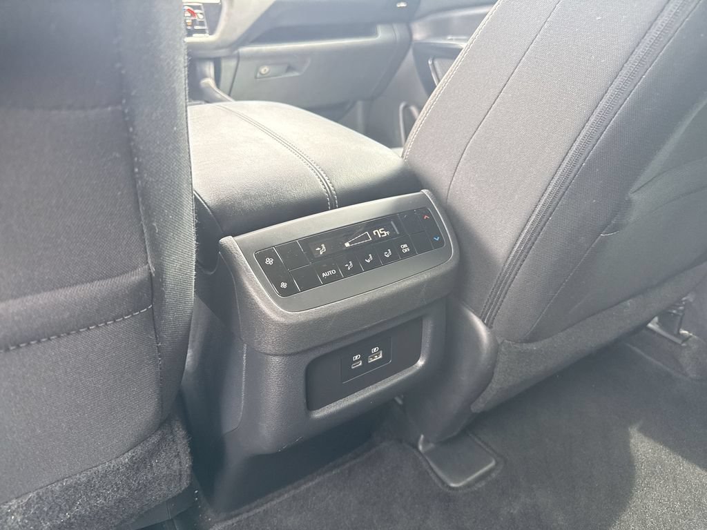 Used 2025 Nissan Pathfinder SV FWD image 20