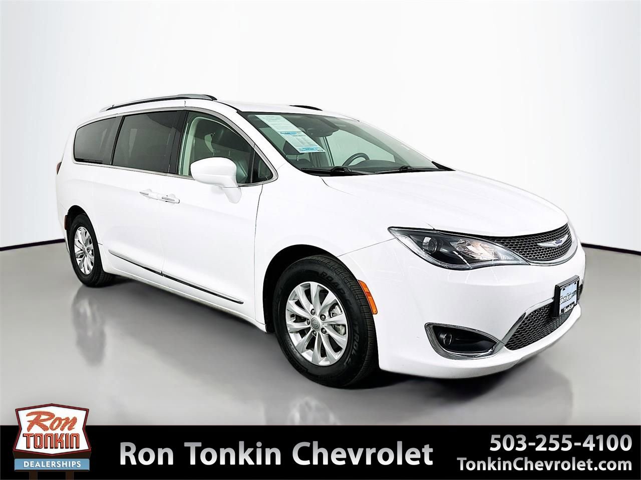 Used 2019 Chrysler Pacifica Touring-L image 1