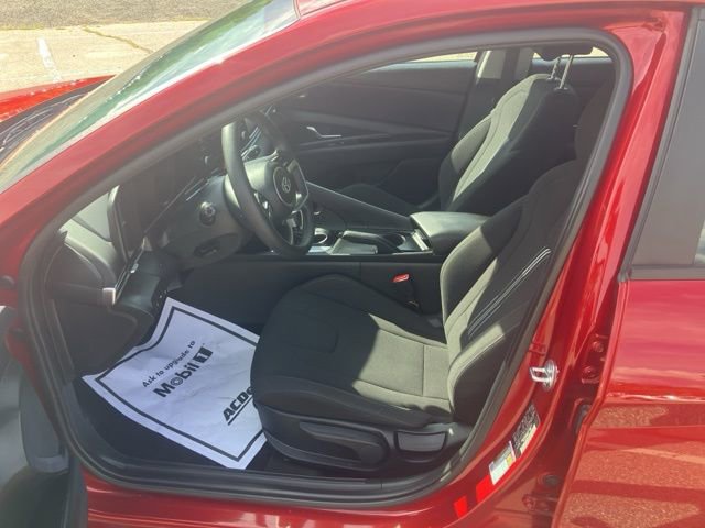 Used 2023 Hyundai Elantra SEL w/ Cargo Package FWD image 19