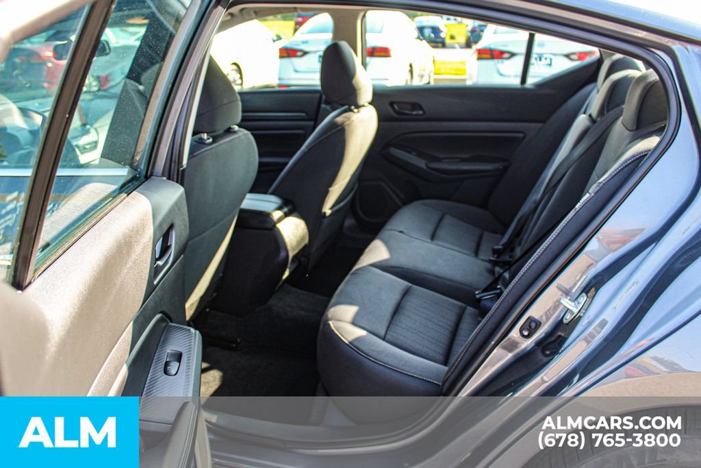 Used 2025 Nissan Altima 2.5 SV FWD image 17
