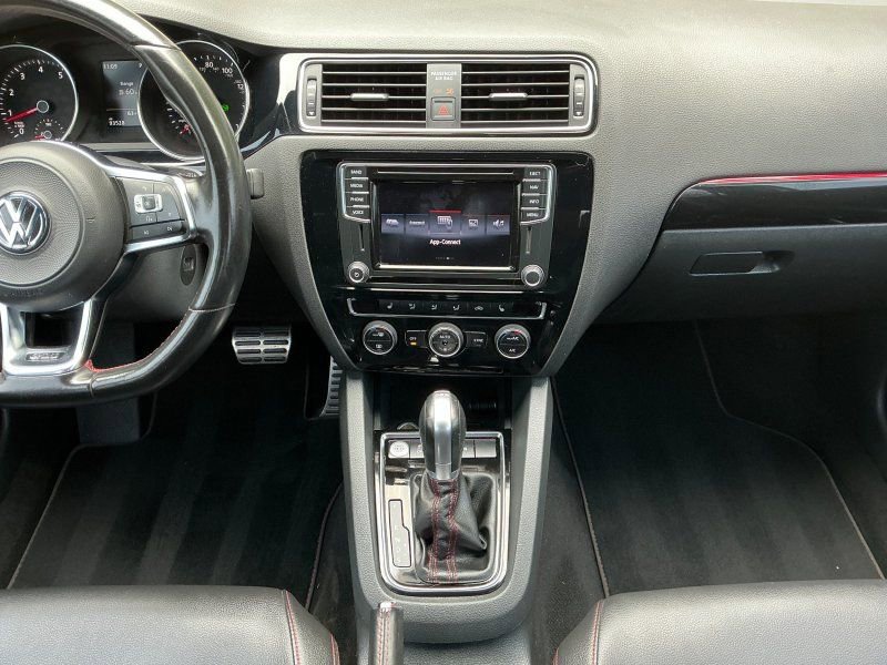 Used 2017 Volkswagen Jetta GLI FWD image 20