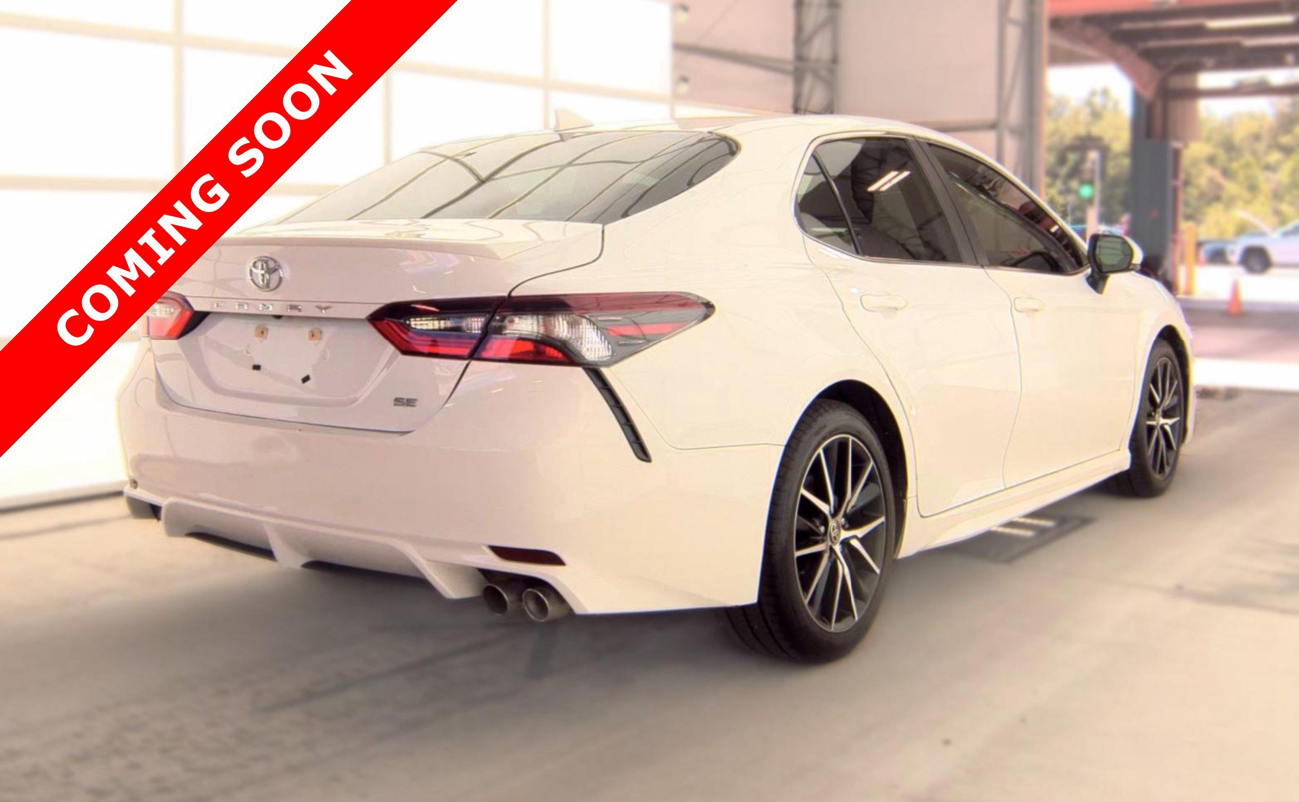 Used 2023 Toyota Camry SE FWD image 4